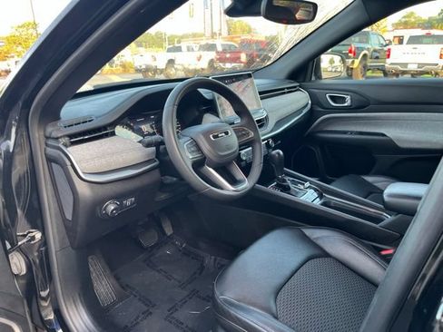 Used 2024 Jeep Compass Latitude AWD/4WD image 7