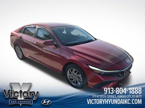 Used 2024 Hyundai Elantra SEL FWD image 7