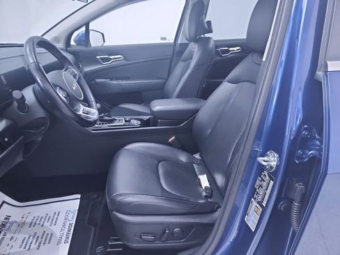 Used 2025 Kia Sportage EX w/ Premium Package image 11