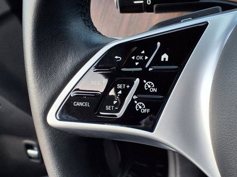 Used 2025 Mercedes-Benz C 300 4MATIC Sedan image 9