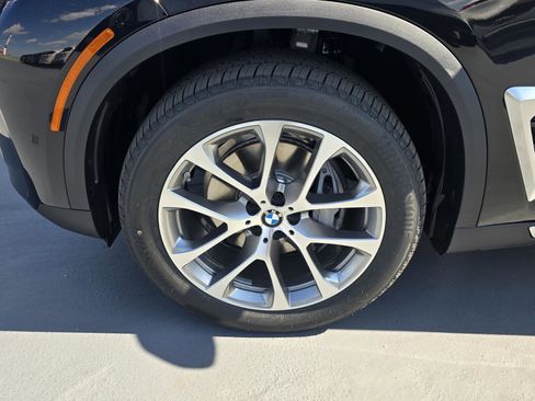 New 2026 BMW X5 xDrive40i w/ Climate Comfort Package image 7