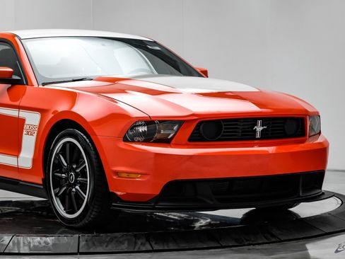 Used 2012 Ford Mustang Boss 302 w/ Boss 302 Accessory Pkg RWD image 26
