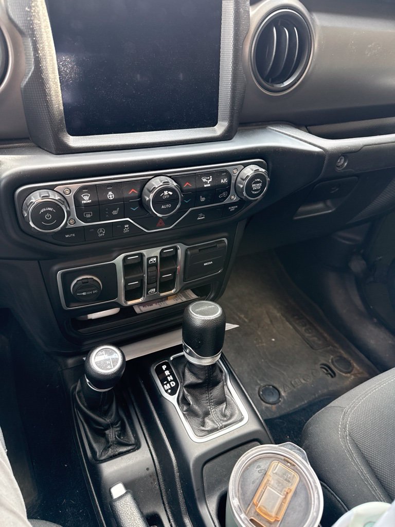 Used 2022 Jeep Gladiator Sport AWD/4WD image 6