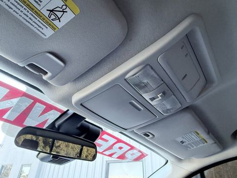 Used 2021 Nissan Titan S w/ S Utility Package image 22