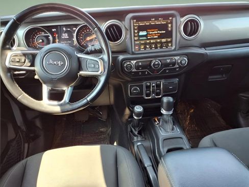 Used 2020 Jeep Wrangler Unlimited Sahara w/ Uconnect 4C Nav & Sound Group AWD/4WD image 8