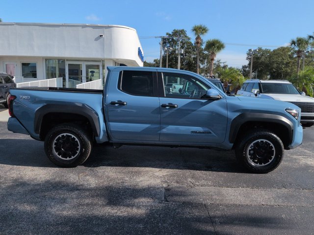 Used 2026 Toyota Tacoma TRD Off-Road AWD/4WD image 3