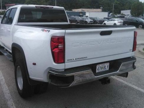 Used 2025 Chevrolet Silverado 3500 LT w/ Safety Package AWD/4WD image 3