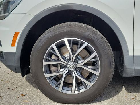 Used 2020 Volkswagen Tiguan SE image 6