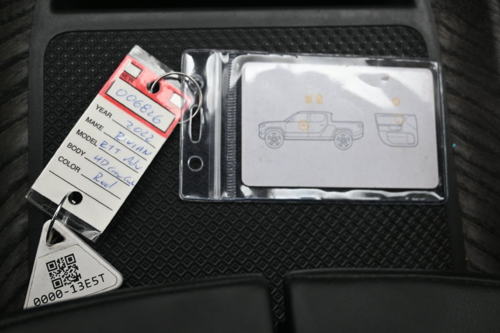 Used 2022 Rivian R1T Adventure AWD/4WD image 21