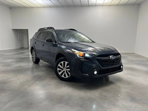 Used 2023 Subaru Outback Premium image 2