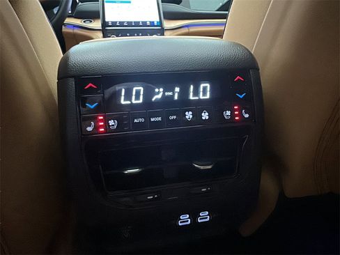 Used 2023 Jeep Grand Cherokee Summit image 23