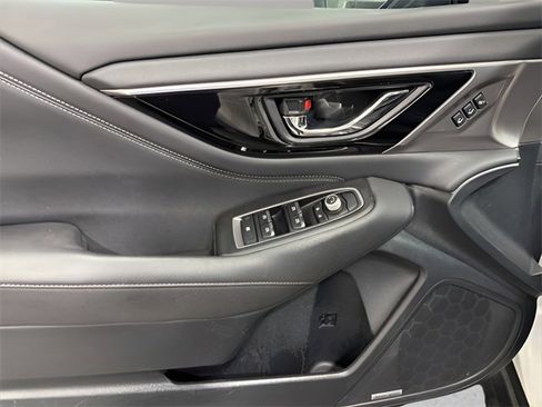 Certified 2022 Subaru Outback Limited image 9