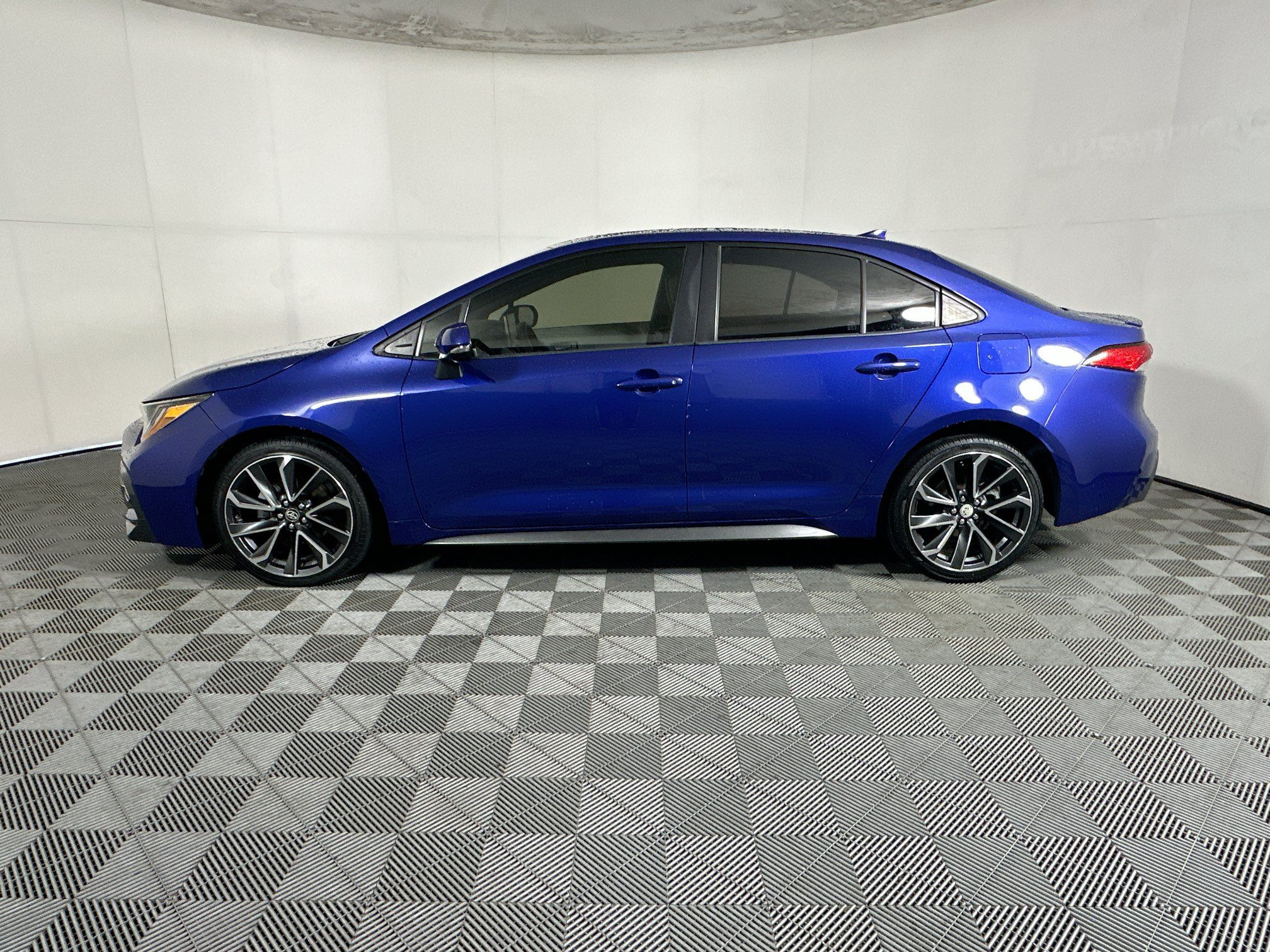 Used 2021 Toyota Corolla SE FWD image 6