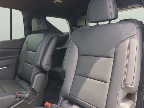 New 2026 Chevrolet Traverse LT image 9