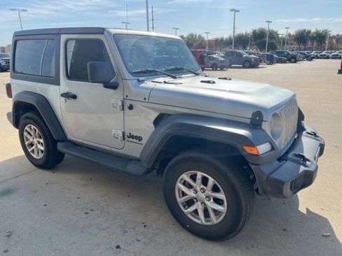 Used 2023 Jeep Wrangler Sport S image 2