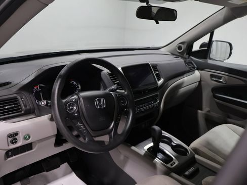 Used 2017 Honda Pilot EX image 16