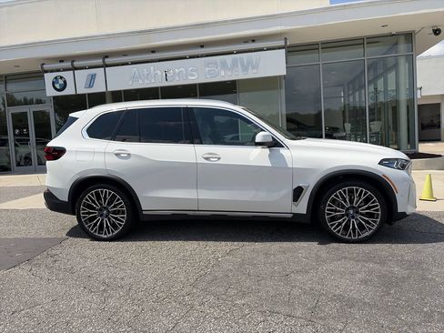 Used 2024 BMW X5 xDrive40i w/ Premium Package AWD/4WD image 9
