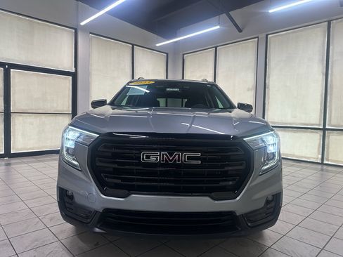 Used 2023 GMC Terrain SLT w/ Infotainment Package II AWD/4WD image 9