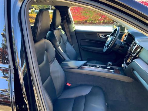 Used 2023 Volvo XC60 T8 Plus w/ Climate Package image 7