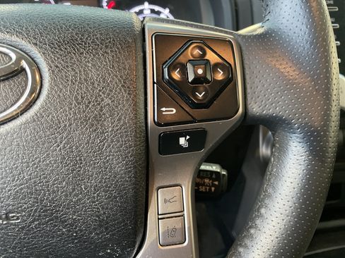 Used 2021 Toyota 4Runner SR5 AWD/4WD image 21