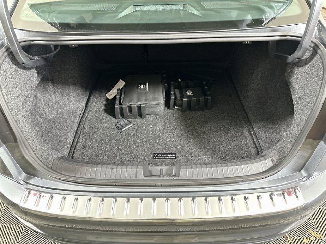 Certified 2024 Volkswagen Jetta SE w/ Panoramic Sunroof Package FWD image 26