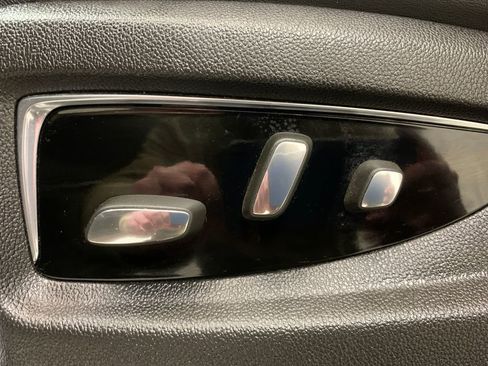 Used 2016 Cadillac Escalade Luxury image 5