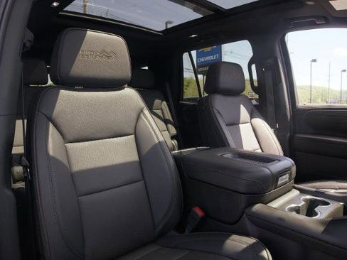 Used 2024 Chevrolet Tahoe High Country AWD/4WD image 27