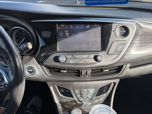Used 2017 Buick Envision Essence FWD image 10
