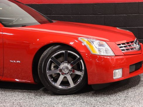 Used 2007 Cadillac XLR RWD image 4