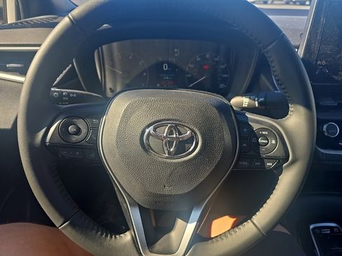 Used 2025 Toyota Corolla SE image 14