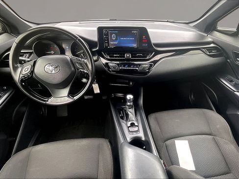 Used 2018 Toyota C-HR XLE FWD image 7