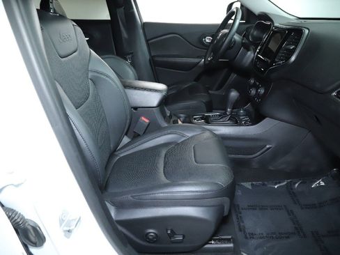 Used 2019 Jeep Cherokee Limited image 34