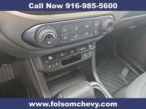 Used 2017 Chevrolet Colorado Z71 AWD/4WD image 13