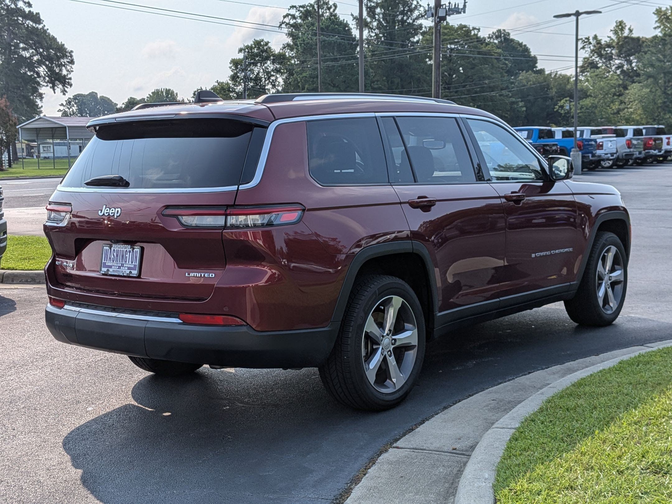 Used 2021 Jeep Grand Cherokee L Limited AWD/4WD image 5