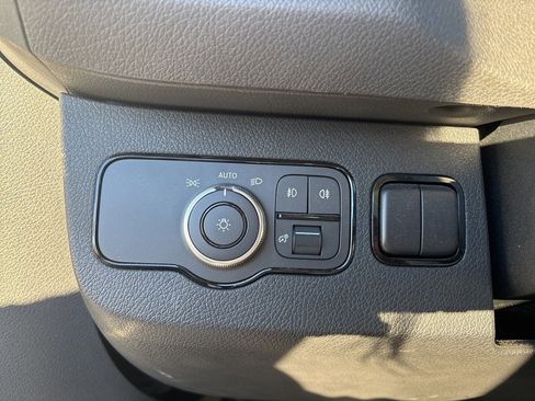 Used 2022 Mercedes-Benz Sprinter 144 Cargo image 79