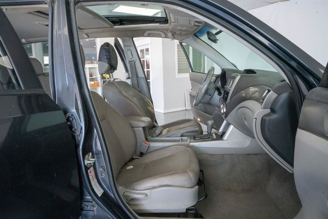 Used 2010 Subaru Forester 2.5X Limited AWD/4WD image 10