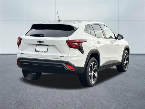 Used 2024 Chevrolet Trax RS w/ Driver Confidence Package image 6