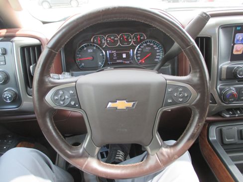 Used 2018 Chevrolet Silverado 3500 High Country AWD/4WD image 23