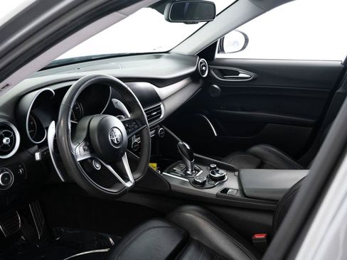 Used 2018 Alfa Romeo Giulia Ti Sport w/ Quick Order Package 22U Sport RWD image 10