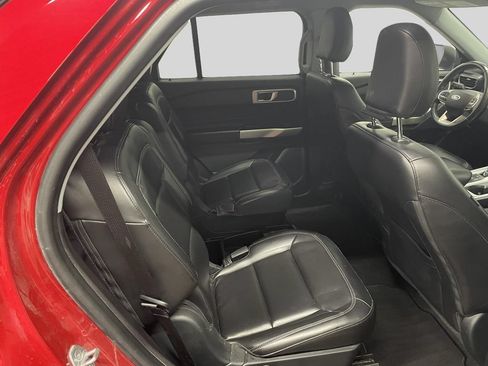 Used 2021 Ford Explorer XLT w/ Equipment Group 202A AWD/4WD image 9