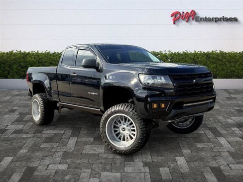 Used 2022 Chevrolet Colorado W/T w/ WT Convenience Package AWD/4WD image 2
