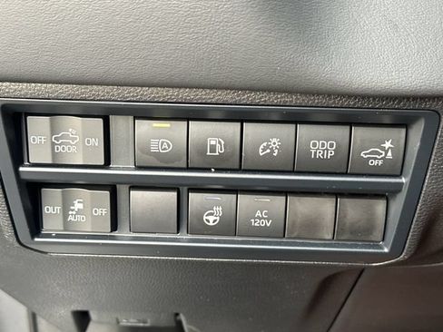 Used 2026 Toyota Tundra Platinum AWD/4WD image 22