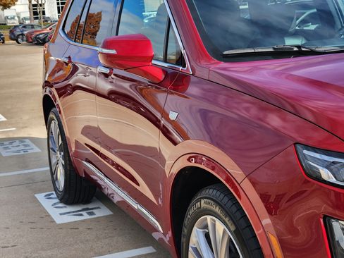 Used 2023 Cadillac XT6 Premium Luxury image 11