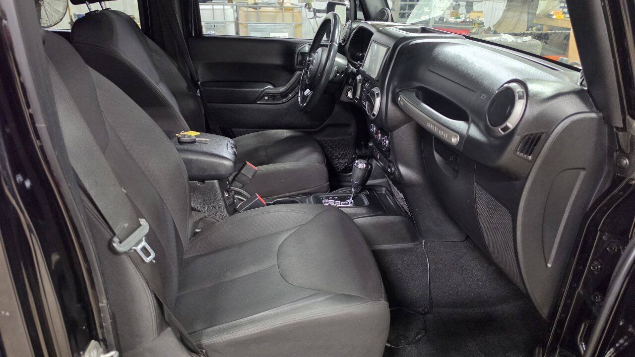Used 2014 Jeep Wrangler Unlimited Sport w/ Quick Order Package 24S AWD/4WD image 20
