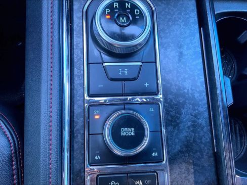 Used 2024 Ford Expedition Limited image 34