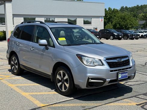 Used 2018 Subaru Forester 2.5i Premium w/ All-Weather Package AWD/4WD image 8
