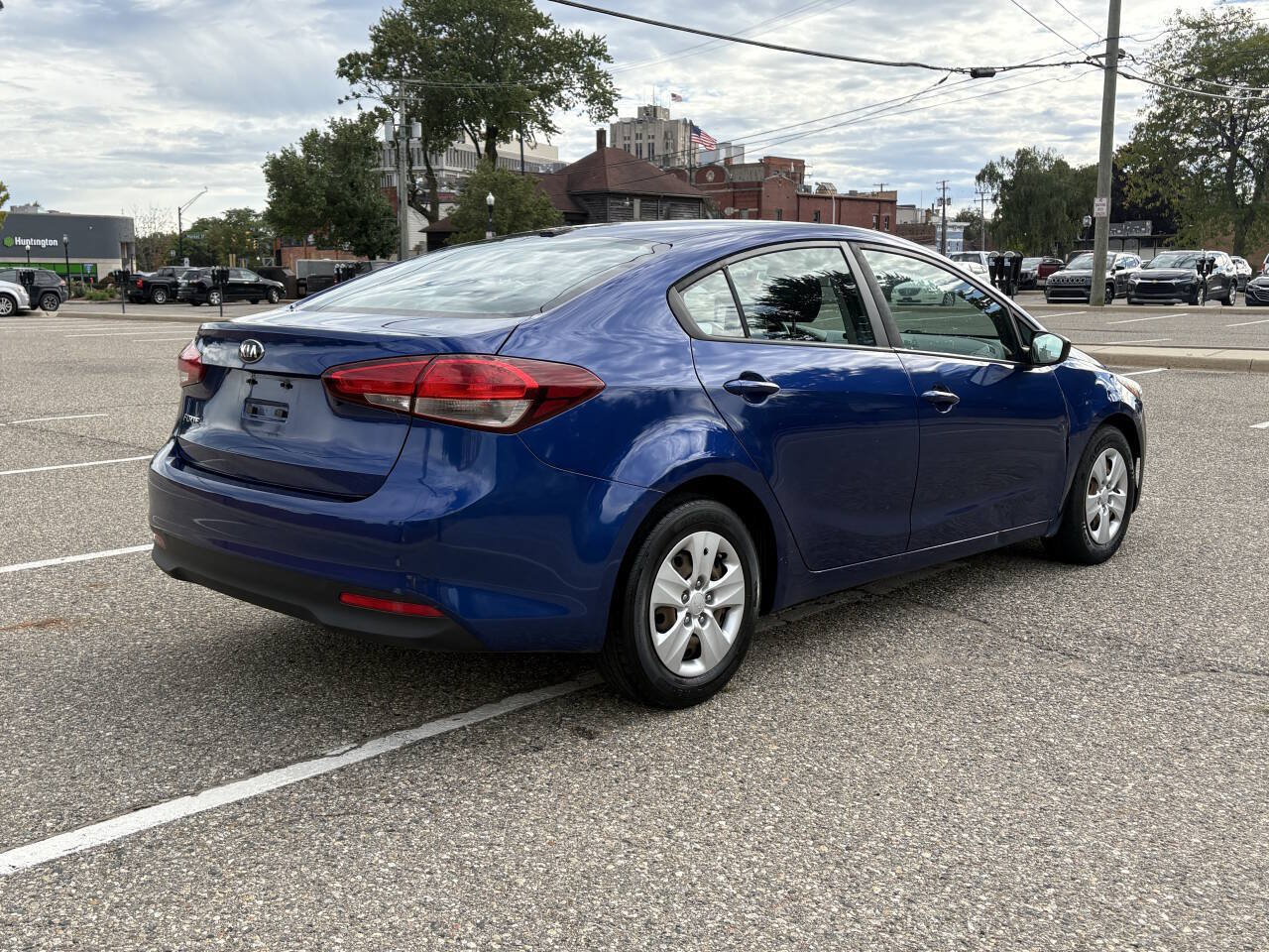 Used 2017 Kia Forte LX FWD image 7