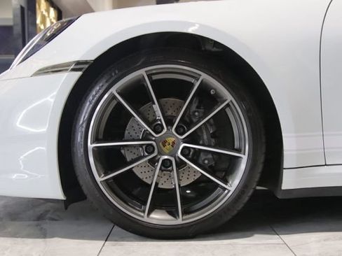 Used 2020 Porsche 911 Carrera RWD image 37