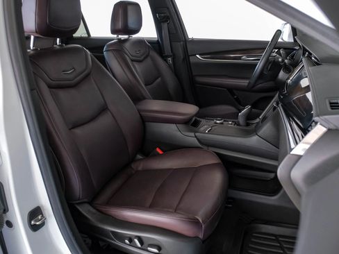 Used 2020 Cadillac XT6 Premium Luxury image 34