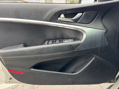 Used 2025 Genesis G70 2.5T AWD/4WD image 11